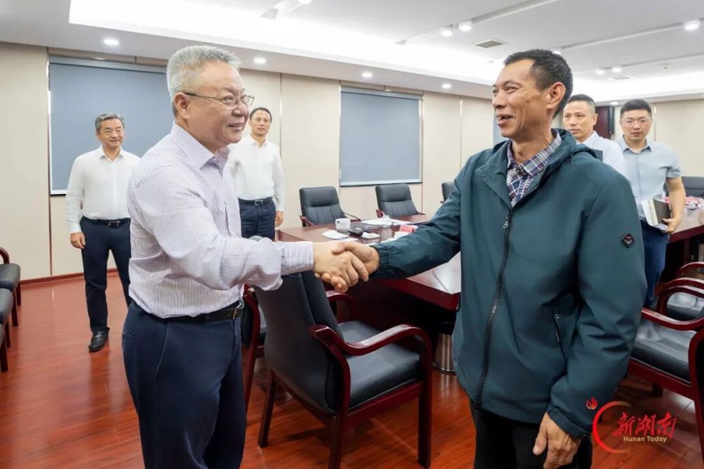 沈晓明在省信访局接访